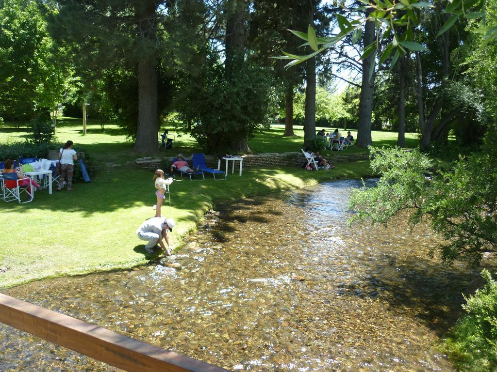 Hosteria Chimehuin Hotel Junín de los Andes Buitenkant foto